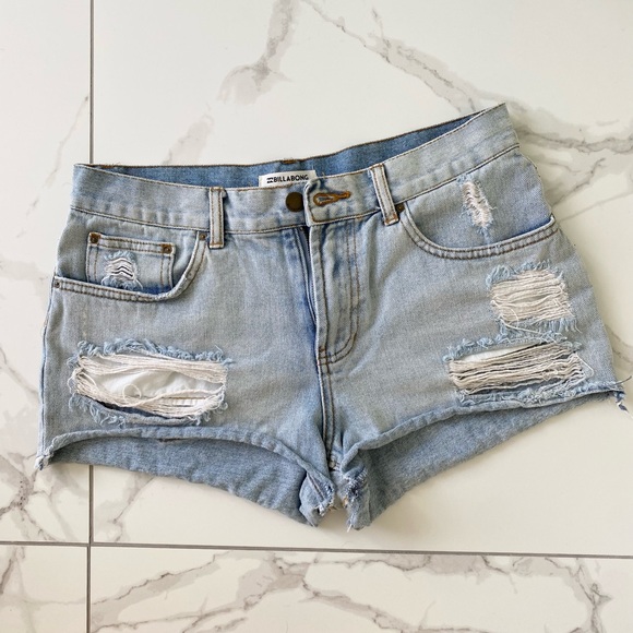 Billabong women’s jean shorts - Picture 1 of 3